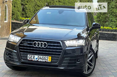 Внедорожник / Кроссовер Audi Q7 2017 в 