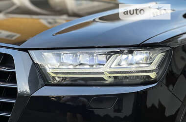 Внедорожник / Кроссовер Audi Q7 2017 в 