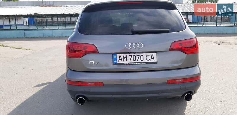 Позашляховик / Кросовер Audi Q7 2011 в Романіву