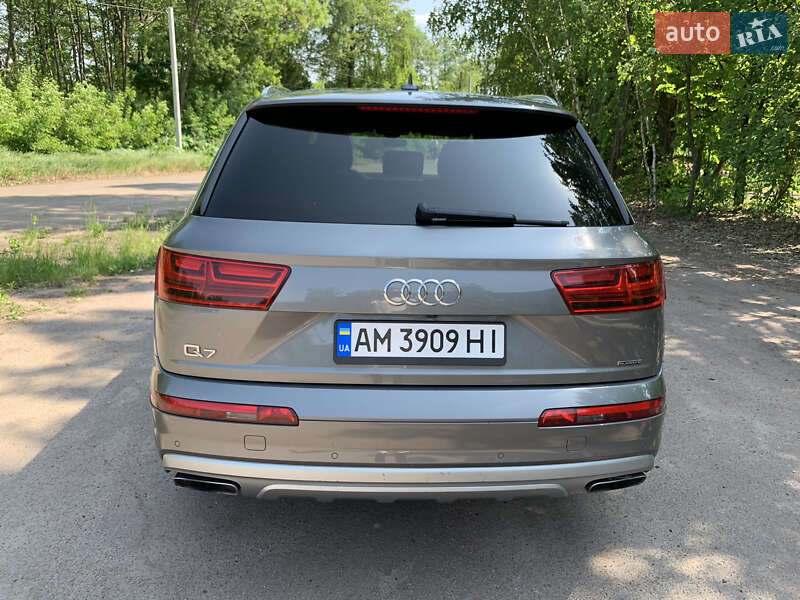 Внедорожник / Кроссовер Audi Q7 2016 в Житомире