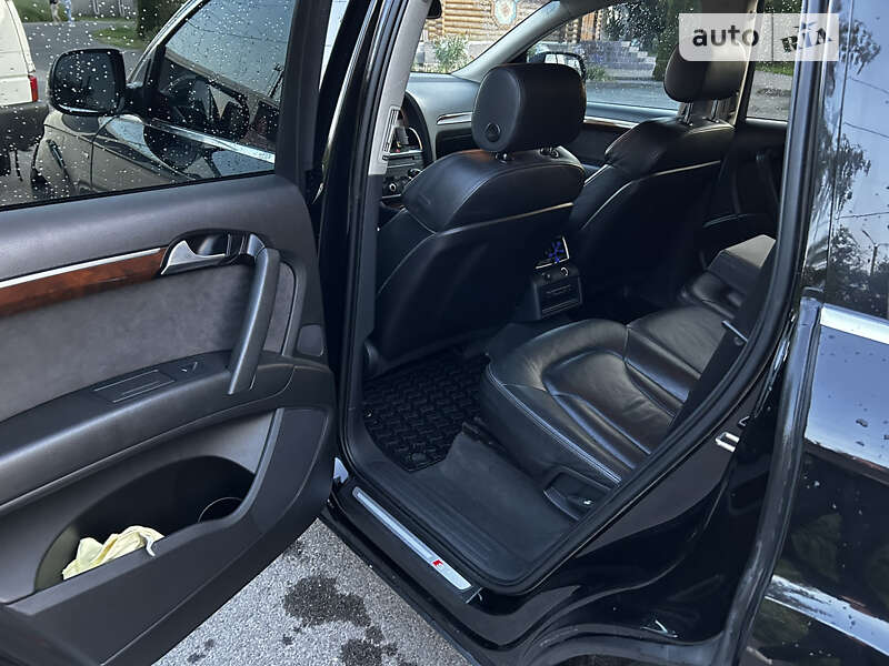 Внедорожник / Кроссовер Audi Q7 2010 в Мироновке