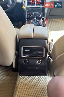 Внедорожник / Кроссовер Audi Q7 2010 в 