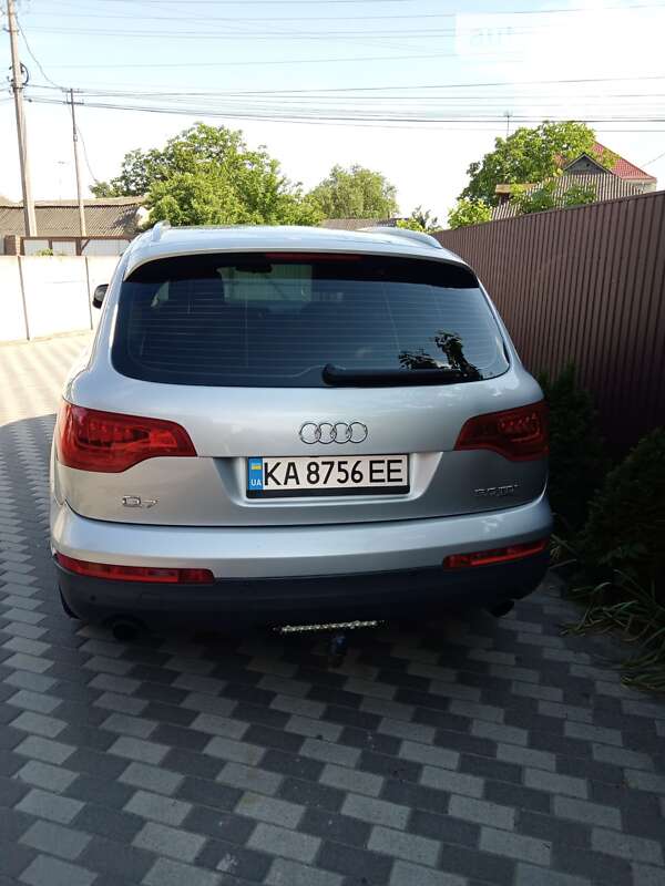 Позашляховик / Кросовер Audi Q7 2009 в Броварах