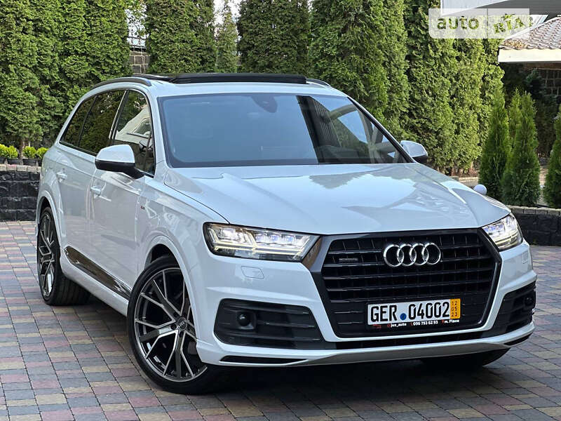 Позашляховик / Кросовер Audi Q7 2017 в 