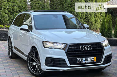 Позашляховик / Кросовер Audi Q7 2017 в 