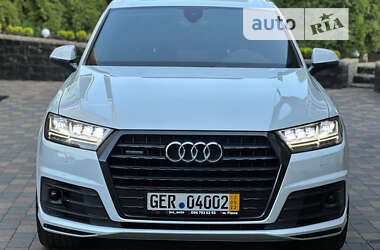 Позашляховик / Кросовер Audi Q7 2017 в 