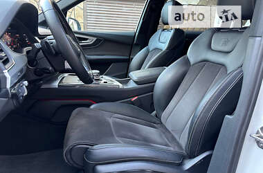 Позашляховик / Кросовер Audi Q7 2017 в 