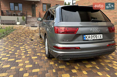 Позашляховик / Кросовер Audi Q7 2017 в 
