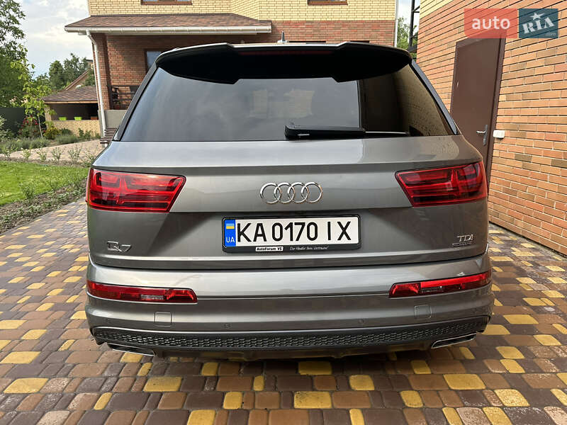 Позашляховик / Кросовер Audi Q7 2017 в Києві