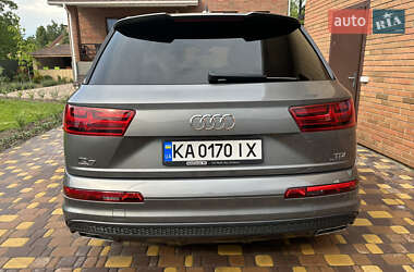 Позашляховик / Кросовер Audi Q7 2017 в 