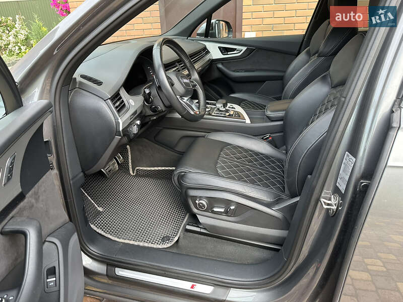 Позашляховик / Кросовер Audi Q7 2017 в Києві