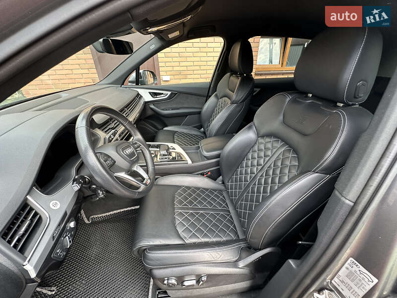 Позашляховик / Кросовер Audi Q7 2017 в Києві