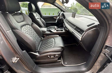 Позашляховик / Кросовер Audi Q7 2017 в 
