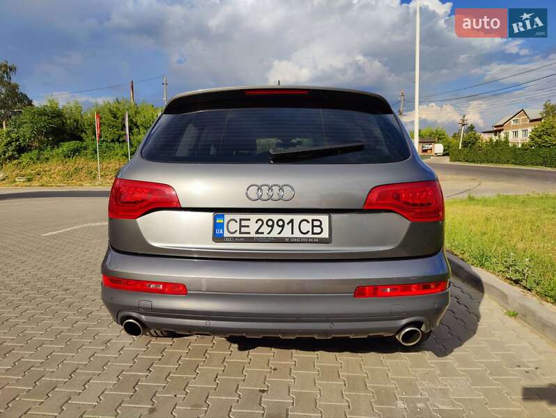 Позашляховик / Кросовер Audi Q7 2010 в Чернівцях