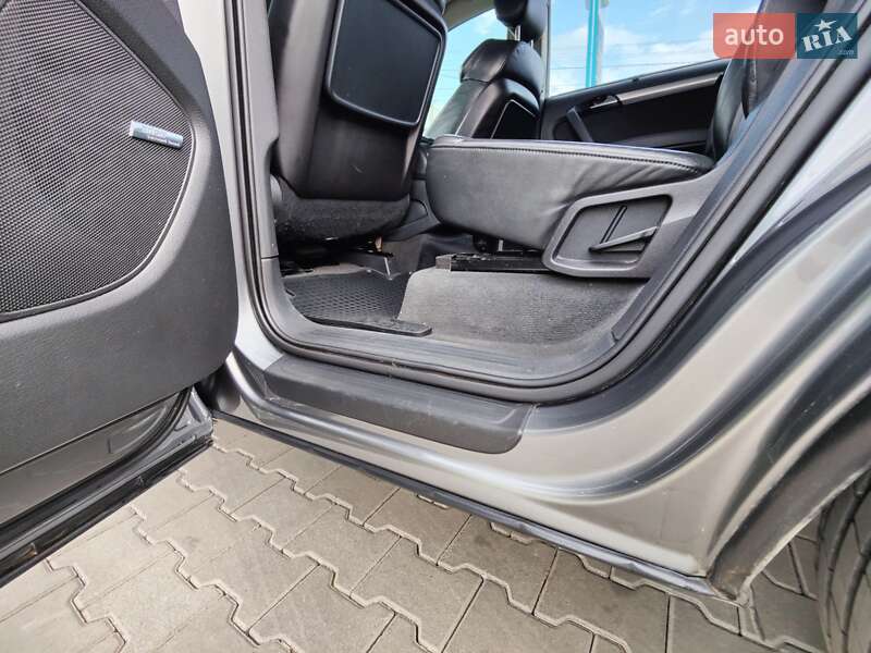 Позашляховик / Кросовер Audi Q7 2010 в Чернівцях