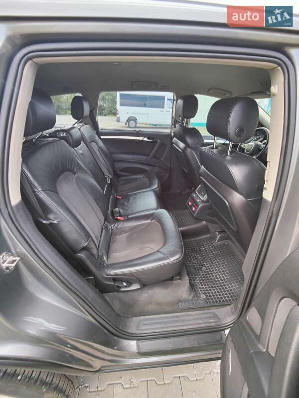 Позашляховик / Кросовер Audi Q7 2010 в Чернівцях
