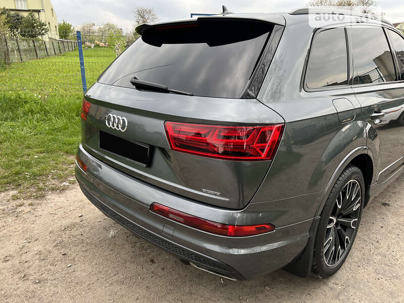 Позашляховик / Кросовер Audi Q7 2015 в Золочеві