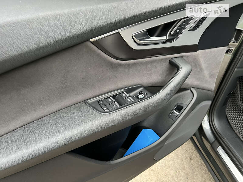 Позашляховик / Кросовер Audi Q7 2015 в Золочеві