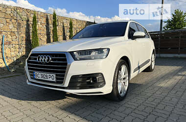 Внедорожник / Кроссовер Audi Q7 2017 в 