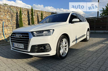 Внедорожник / Кроссовер Audi Q7 2017 в 
