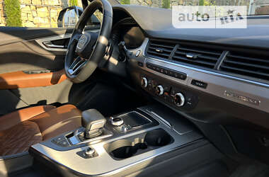 Внедорожник / Кроссовер Audi Q7 2017 в 