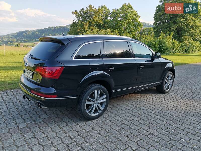 Внедорожник / Кроссовер Audi Q7 2015 в Киеве