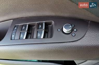 Внедорожник / Кроссовер Audi Q7 2015 в 