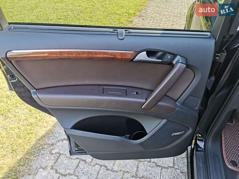 Внедорожник / Кроссовер Audi Q7 2015 в Киеве