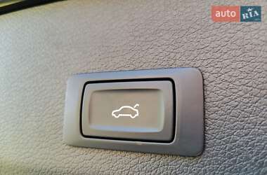 Внедорожник / Кроссовер Audi Q7 2015 в 