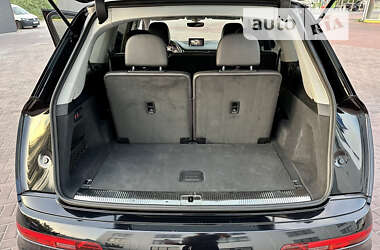Внедорожник / Кроссовер Audi Q7 2017 в 