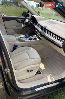 Внедорожник / Кроссовер Audi Q7 2018 в 
