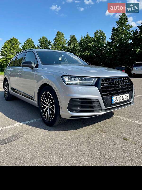Внедорожник / Кроссовер Audi Q7 2017 в Умани