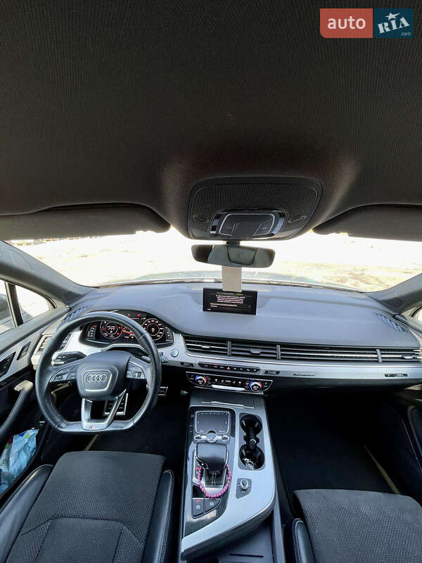 Внедорожник / Кроссовер Audi Q7 2017 в Умани