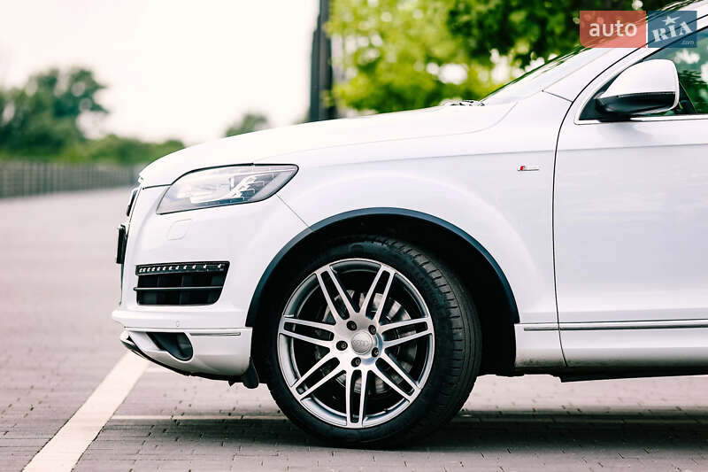 Внедорожник / Кроссовер Audi Q7 2012 в Мукачево