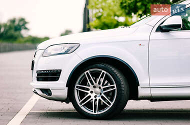 Позашляховик / Кросовер Audi Q7 2012 в 