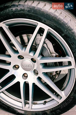 Позашляховик / Кросовер Audi Q7 2012 в 