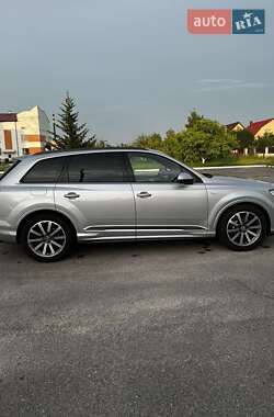 Позашляховик / Кросовер Audi Q7 2020 в Любомлі