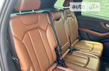 Внедорожник / Кроссовер Audi Q7 2017 в 