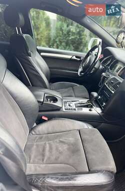 Внедорожник / Кроссовер Audi Q7 2010 в 