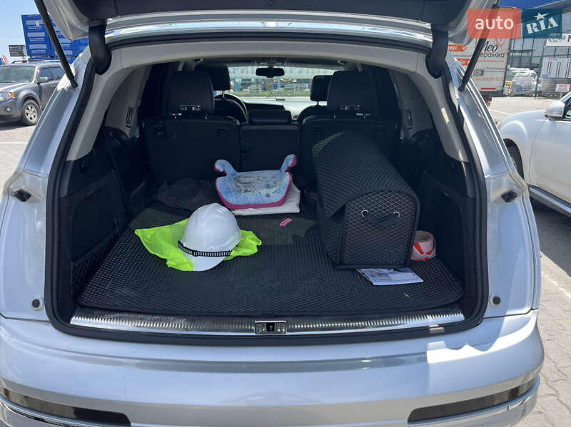 Позашляховик / Кросовер Audi Q7 2015 в Львові