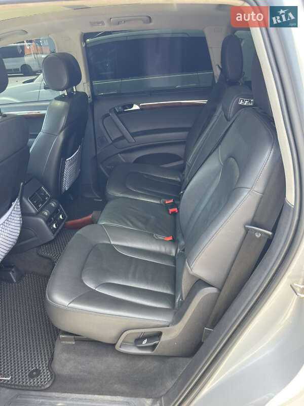 Позашляховик / Кросовер Audi Q7 2015 в Львові