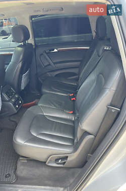 Внедорожник / Кроссовер Audi Q7 2015 в 