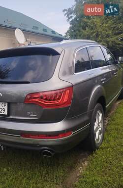 Внедорожник / Кроссовер Audi Q7 2015 в 