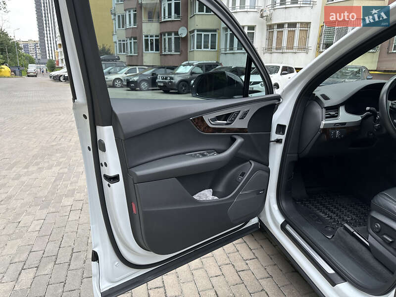 Внедорожник / Кроссовер Audi Q7 2018 в Львове