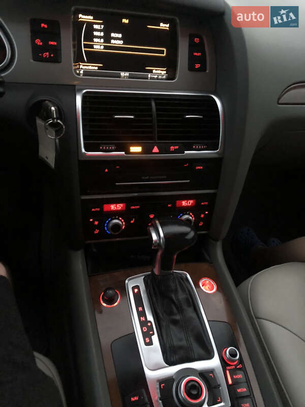 Внедорожник / Кроссовер Audi Q7 2012 в Бучаче