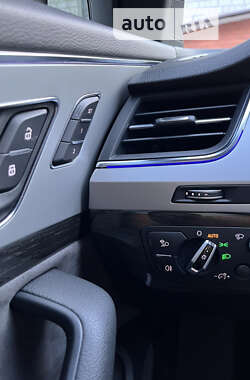 Внедорожник / Кроссовер Audi Q7 2016 в 