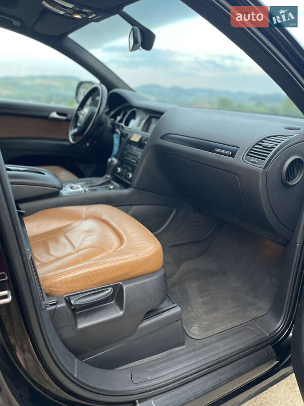 Внедорожник / Кроссовер Audi Q7 2010 в Черновцах
