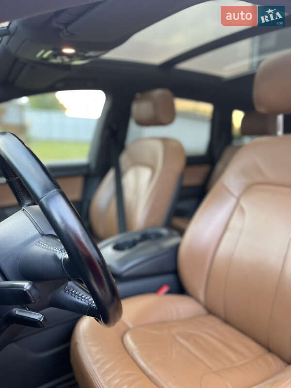 Внедорожник / Кроссовер Audi Q7 2010 в Черновцах