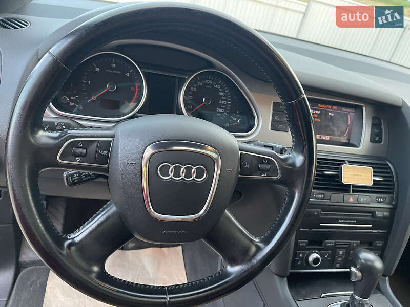 Внедорожник / Кроссовер Audi Q7 2010 в Черновцах