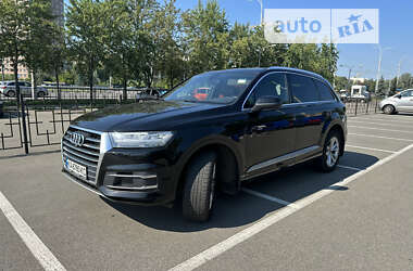 Внедорожник / Кроссовер Audi Q7 2017 в 
